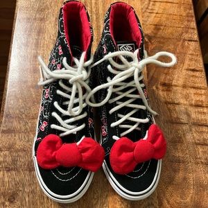 Hello Kitty Vans size 6